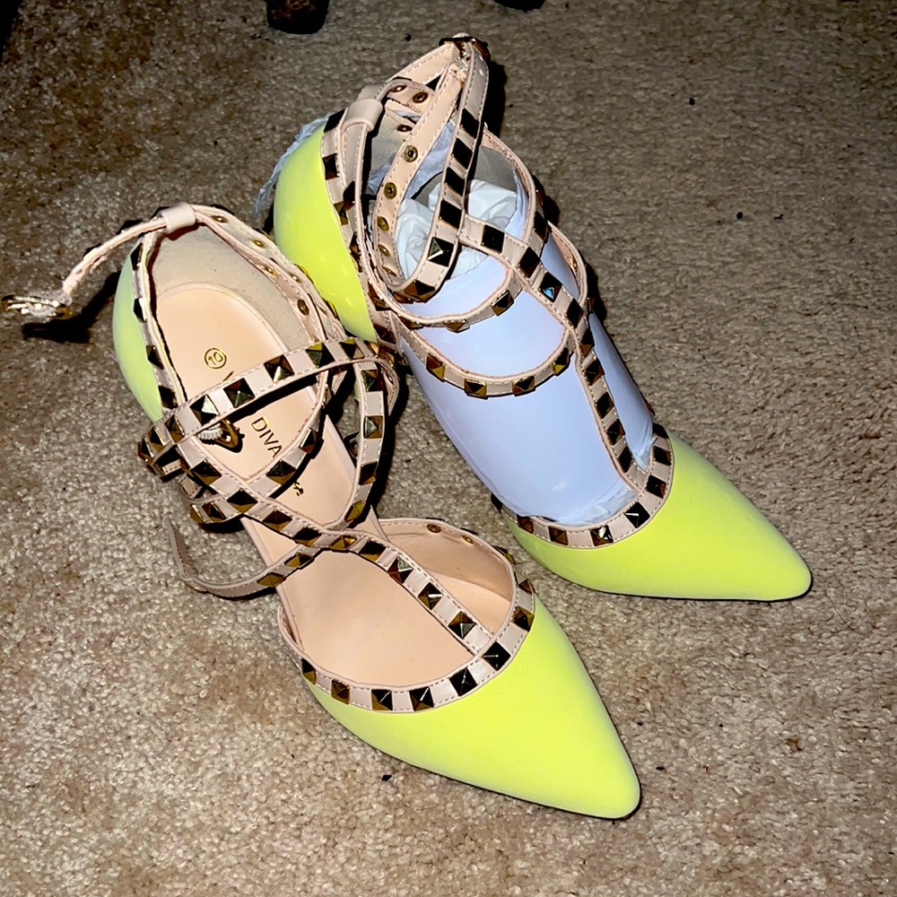 Neon yellow’s!